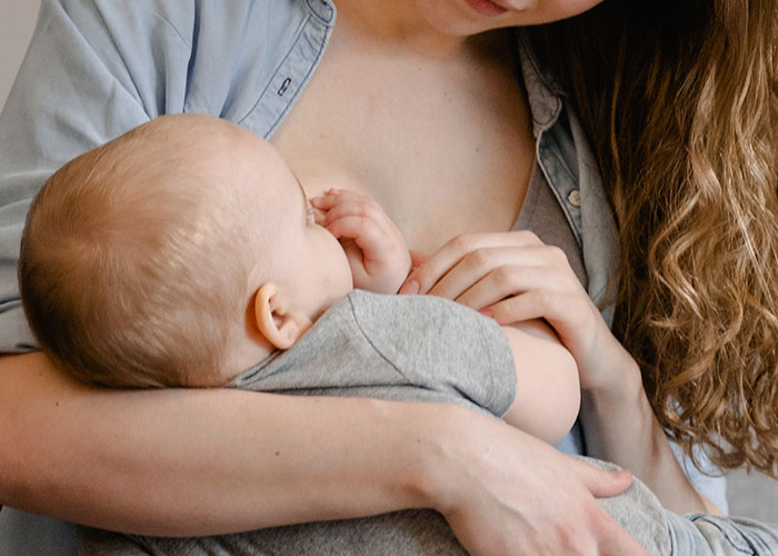 Mom Books Just 2 Train Seats For Herself And Her 3 Kids, Expecting Others To Give Up Theirs, Gets Called Out Online