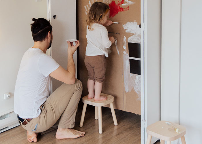 Man Is Surprised That His Co-Workers Constantly Come To Work Early, Shames Them About It After Realizing Why Man Is Surprised That His Co-Workers Constantly Come To Work Early, Shames Them About It After Realizing Why