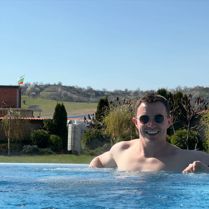 People Are Cracking Up At This Lawyer's Parody Of How Differently Millennials And Gen Z'ers Resign From Their Jobs