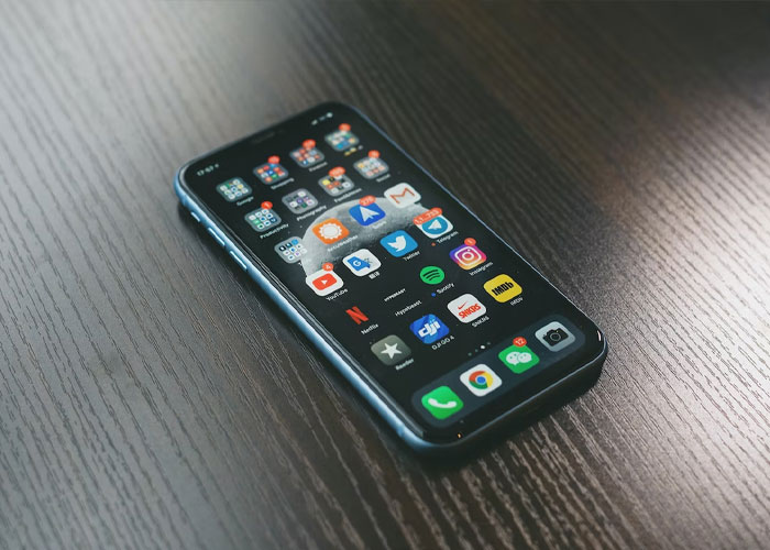 30 “Dead Giveaways” That Your Relationship Is Toxic