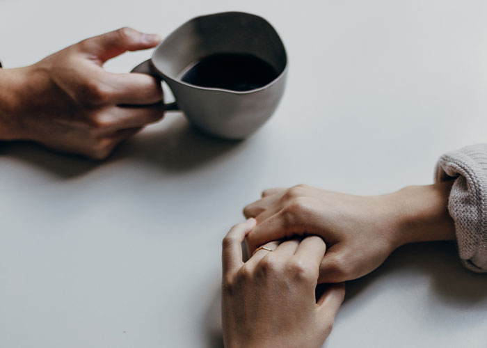 30 “Dead Giveaways” That Your Relationship Is Toxic