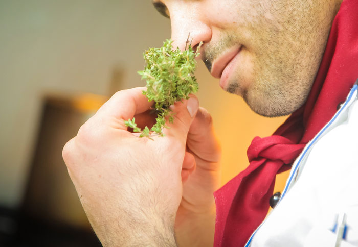 30 Red Flags To Keep An Eye On To Spot A Bad Restaurant, As Shared On This Online Group