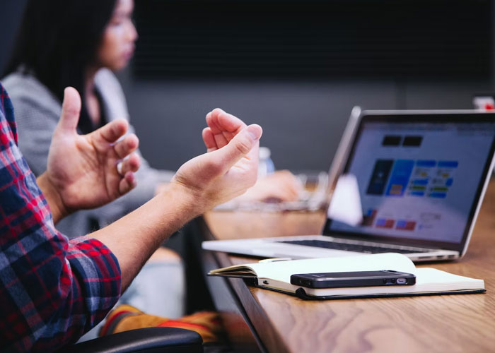 20 Señales sutiles durante entrevistas de trabajo que indican que no deberías aceptar el puesto