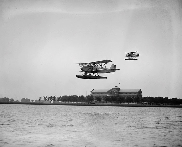 Naval Submarine Plane