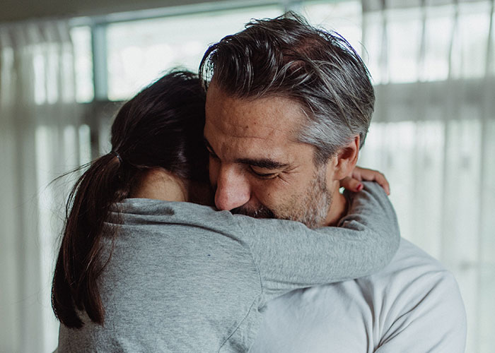 Teen Gets Mad At His Dad For Interrupting His Date To Ask Him To Pick Up His Little Sister, Says He "Failed As A Parent"