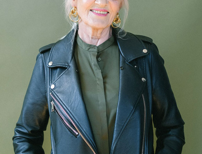 Person Gives Away 1 Ballet Ticket For Free, Karen Shows Up With Her Husband, Demands Someone Give Up Their Seat For Him