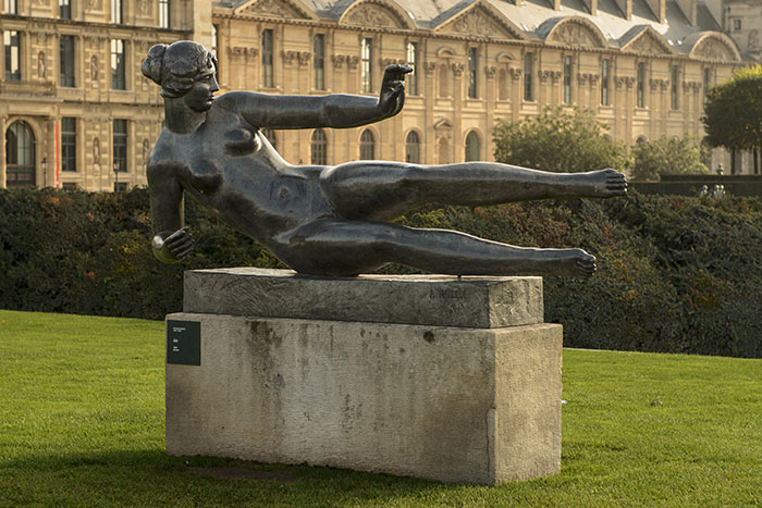 Air (Maillol) statue
