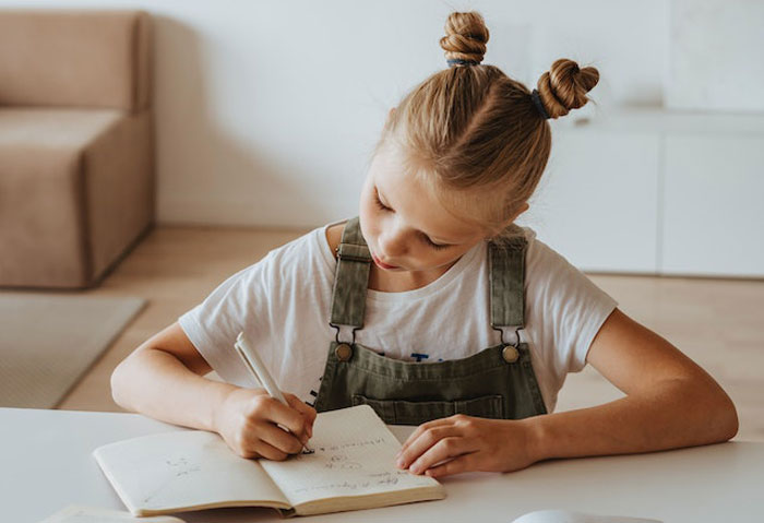 Mom Refuses To Drive Her Gifted Daughter To College-Level School, Ignores Every Option To Make It Possible