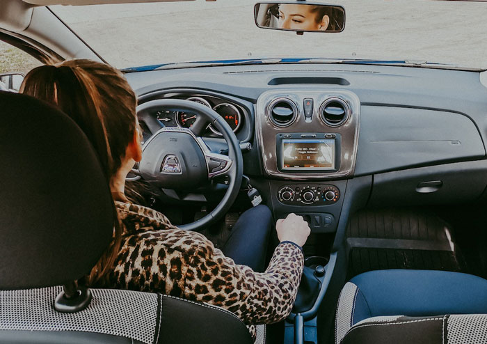 Mom Refuses To Drive Her Gifted Daughter To College-Level School, Ignores Every Option To Make It Possible