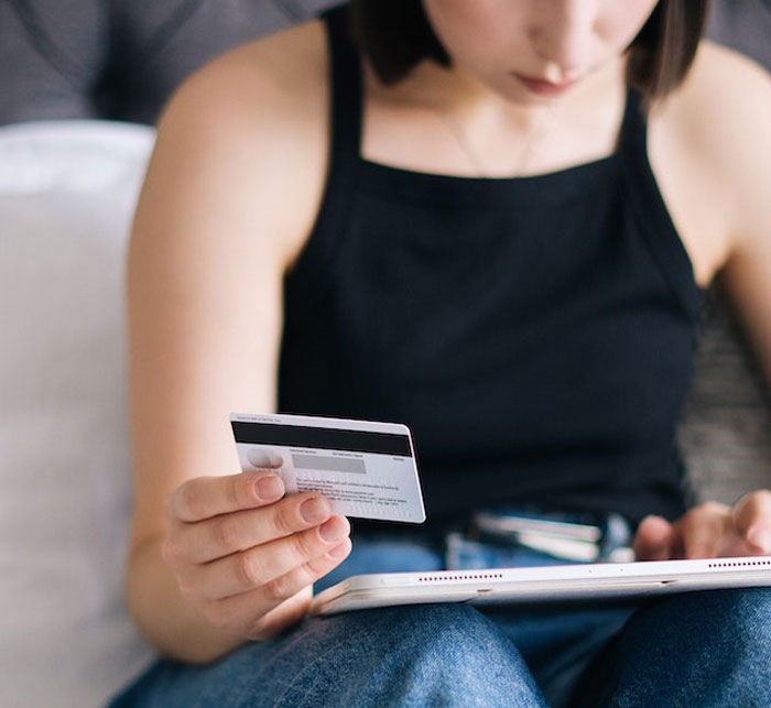 Man Has Had It With Naive Girlfriend After Her Last Stunt Leaves Her Without The College Fund That He’s Been Helping Save For Man Has Had It With Naive Girlfriend After Her Last Stunt Leaves Her Without The College Fund That He’s Been Helping Save For