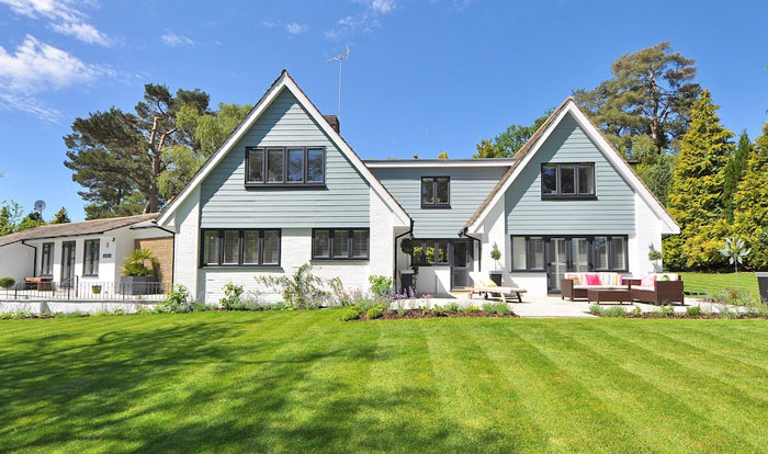 &ldquo;I Quickly Discovered Running Bamboo&rdquo;: Homeowner Takes Revenge On Inconsiderate Neighbor Refusing To Shift His Security Light