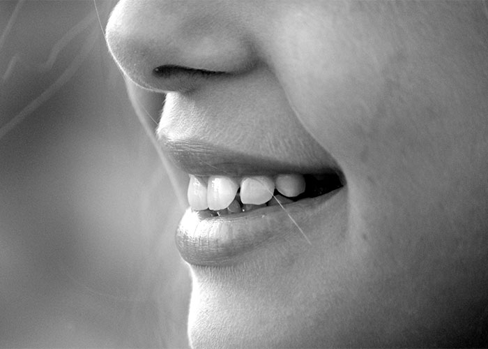 "My Feet Look More Like Paws Than Human Feet": 35 People Confess What Body Anomalies They Have