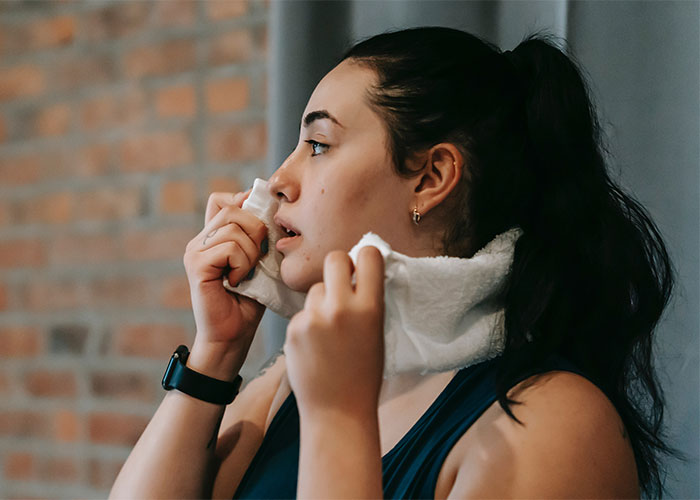 "My Feet Look More Like Paws Than Human Feet": 35 People Confess What Body Anomalies They Have