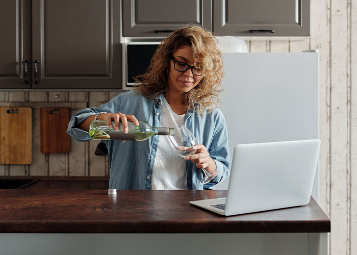 People Are Sharing Stories About How “That One Coworker” Got Fired, And They’re Wild (30 Answers)