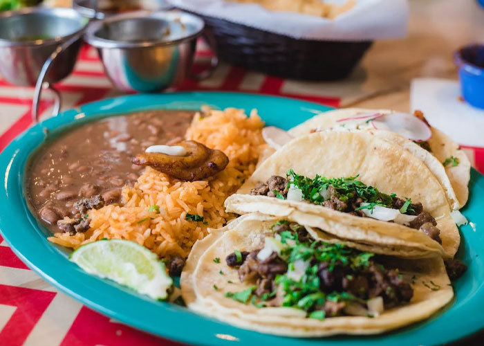 “I Won’t Even Let My Husband See Me Eat It”: 30 People Share The Most Comforting Yet Worst-Looking Foods They Will Never Renounce