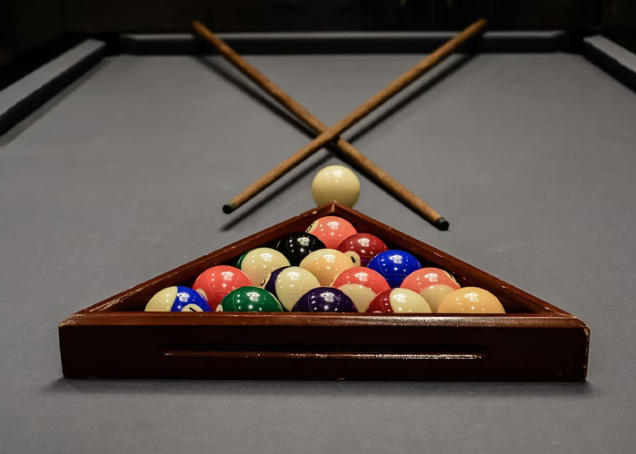 40 People Spill The Tea On The Weirdest Rules They Were Unfortunate Enough To See Enforced