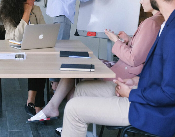 “That Was 17 Years Ago And I Still Don’t Answer Their Calls”: 30 Heartbreaking Things Committed By Close Friends That Broke People’s Trust Forever