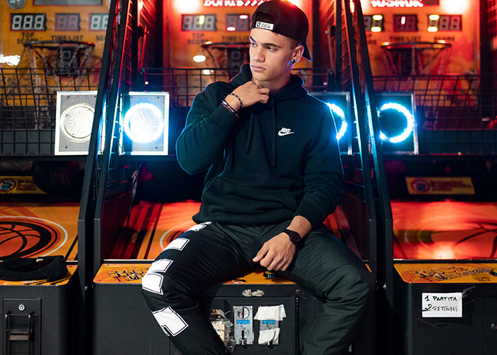 40 Signs Someone Is Trying To Look Way Cooler Than They Actually Are