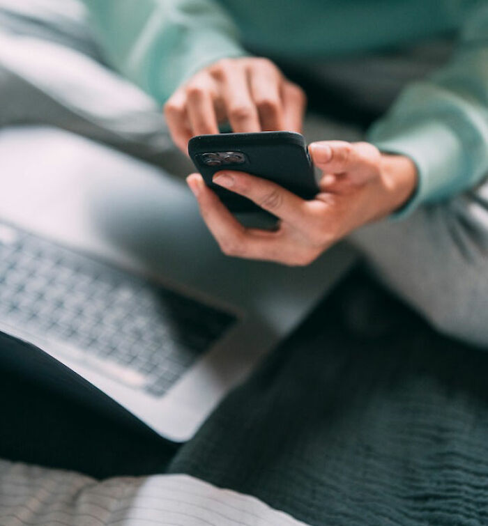 20 Historias terribles de falsos amigos que destruyeron la confianza de la gente