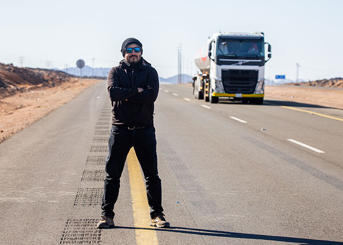 40 Signs Someone Is Trying To Look Way Cooler Than They Actually Are