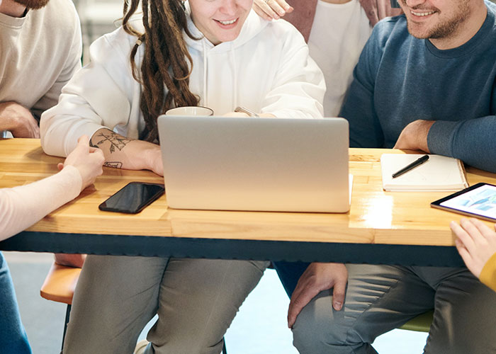 Woman Opens Up About Accidentally Showing Her Newly Accepted Job Offer To CEO Before She Gave Her Notice