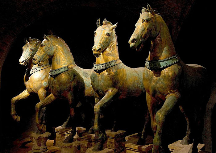 Horses Of Saint Mark statue