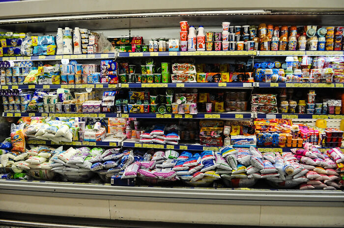 Influencer Is Left In Tears After Strangers Refuse Her Offer To Pay For Their Grocery Shopping