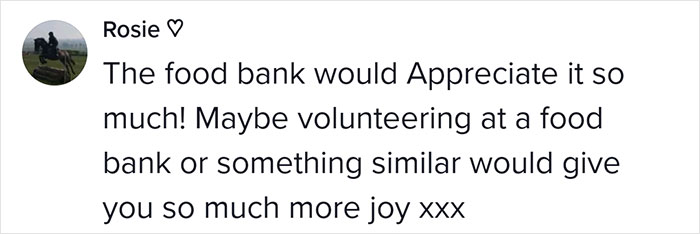 Influencer Is Left In Tears After Strangers Refuse Her Offer To Pay For Their Grocery Shopping