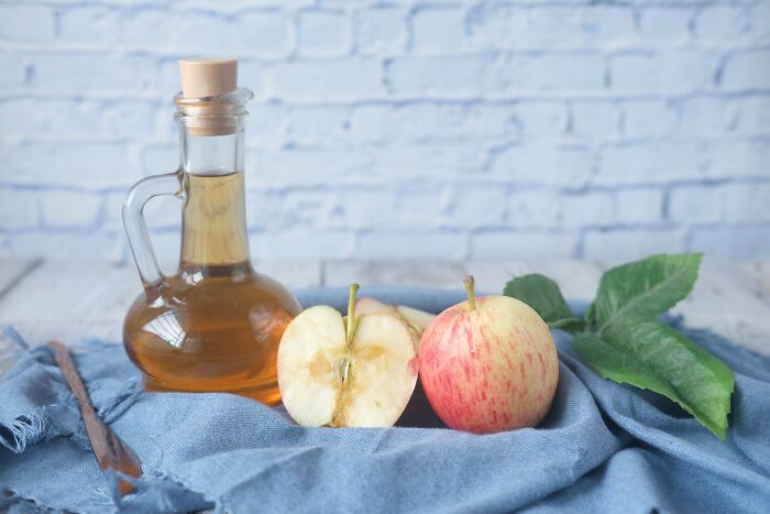 Picture of chopped apple and vinegar