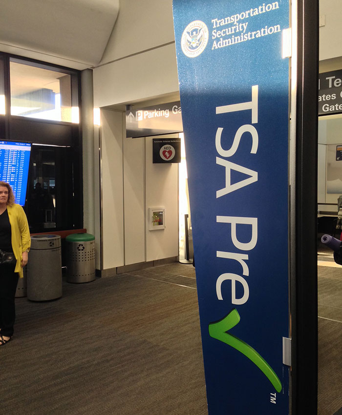 40 Common Etiquette Mistakes To Avoid On Your Next Flight, As Told By Frequent Fliers