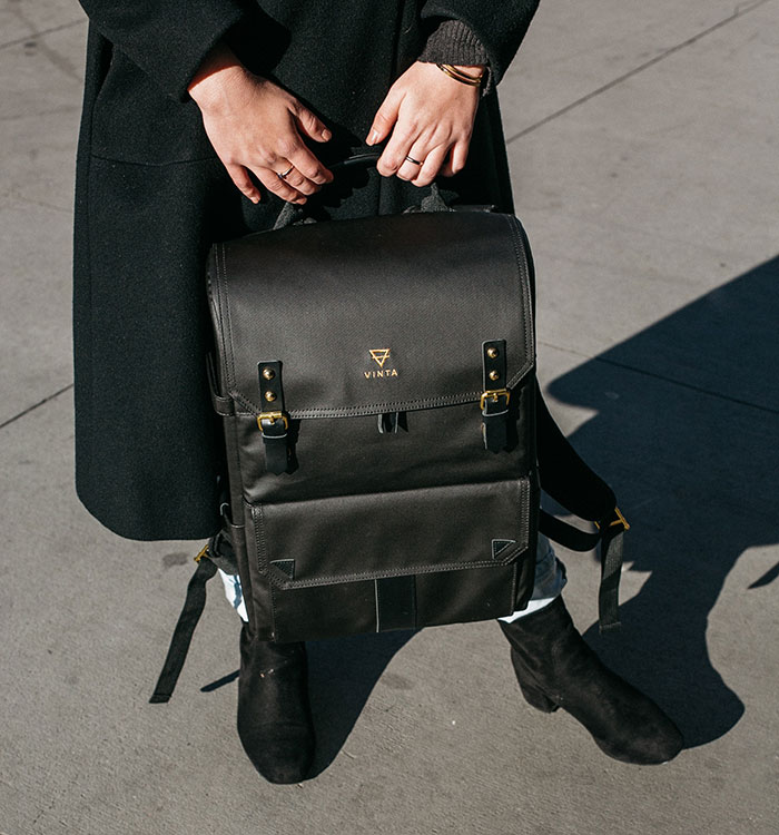 40 Common Etiquette Mistakes To Avoid On Your Next Flight, As Told By Frequent Fliers