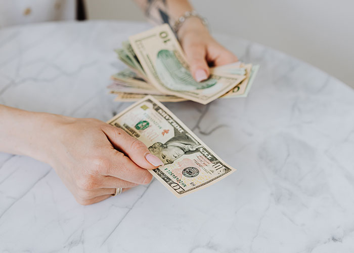 30 House Rules People Had As Kids That They Only Later Realized Not All Households Followed