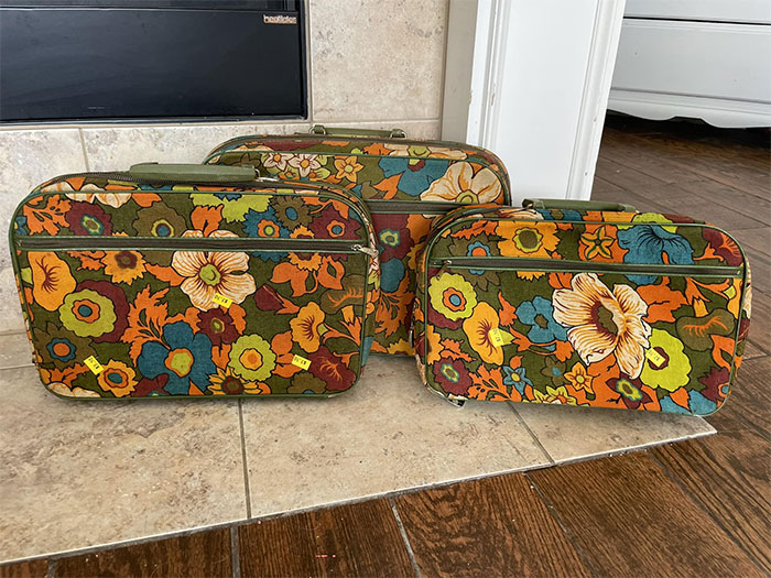 Daughter Found These For Me In A Thrift Store. I’m In Love! They Gave Them To Her For $7.50 😳😳 She Had Sent Me A Pic But Then Left Before I Saw It …. I Said Run Back In Pleeeasse!!