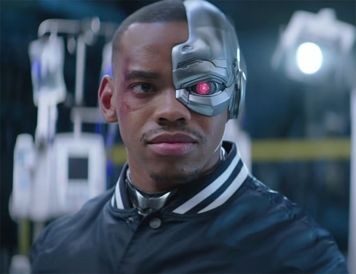 Cybord standing and looking in Doom Patrol