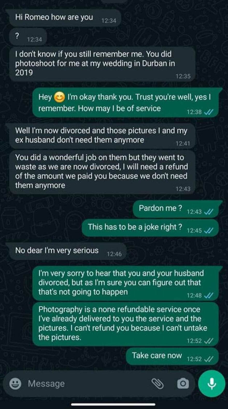 Woman Demands Refund From Wedding Photographer Four Years Later