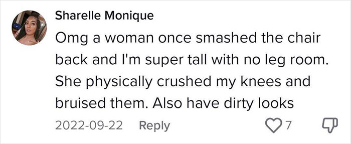 Plane Passenger Gets Tired Of Neighbors Invading Her Privacy By Reclining Their Seats, Starts Swiveling Air-Con Vents Right On Their Face