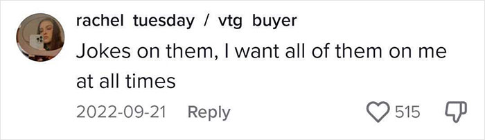 Plane Passenger Gets Tired Of Neighbors Invading Her Privacy By Reclining Their Seats, Starts Swiveling Air-Con Vents Right On Their Face