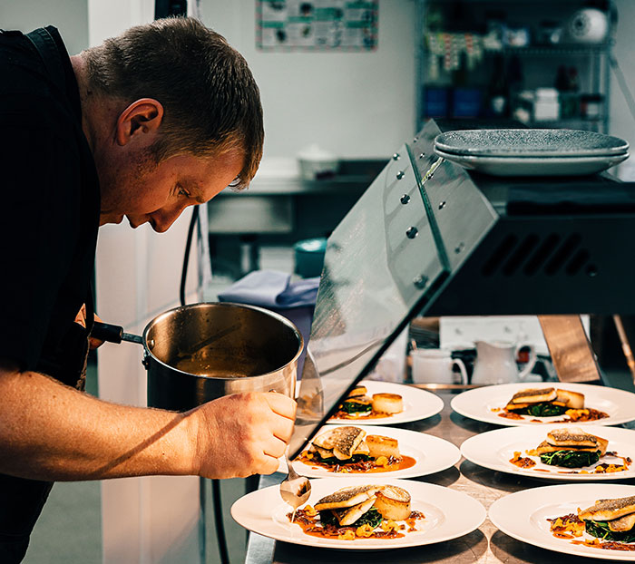 Chef Yells At Assistant Manager For Calling Him On His Day Off, So They Just Let Him Learn About His Fail The Hard Way