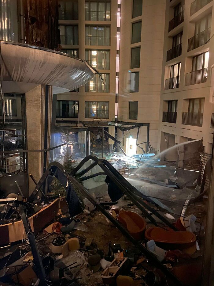 Massive Auqadome In Berlin Cotaining Over 1500 Fish Exploded