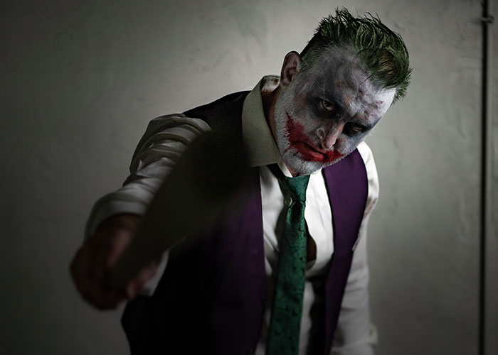 40 Signs Someone Is Trying To Look Way Cooler Than They Actually Are