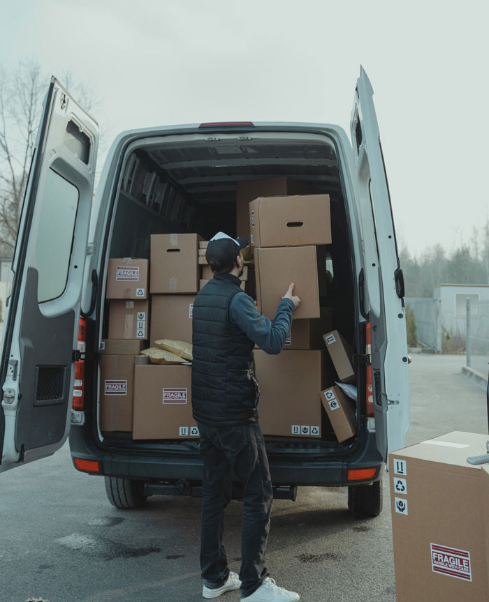Man Stunned By His Neighbor’s Entitlement Who Designated His Home As A Drop-Off For His Deliveries Man Stunned By His Neighbor’s Entitlement Who Designated His Home As A Drop-Off For His Deliveries