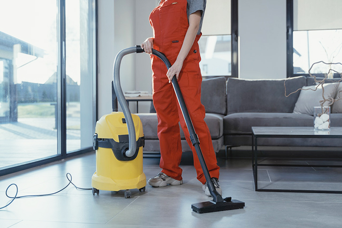 "This Was Bizarre And Horrible'': House Owner Shares How 15 Minutes With Their Housekeepers' Kids Made Her Cancel On Them