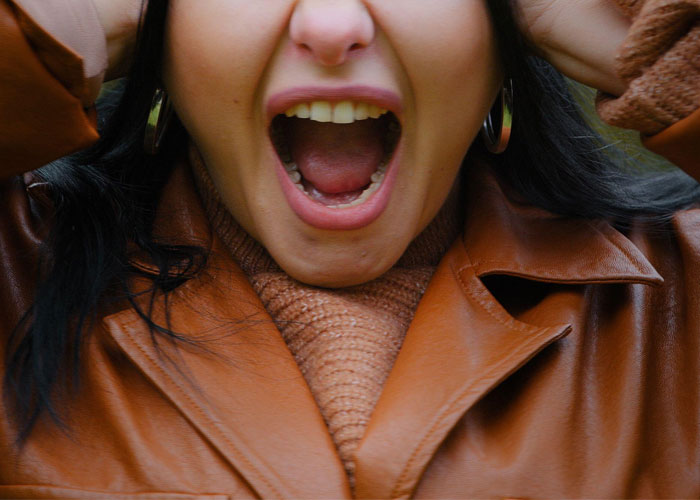 Customer Gets Followed Outside By Screaming 'Karen' Who Can't Comprehend They're Not Staff, The Manager Closes The Store