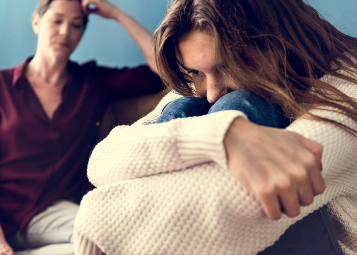 “Haven’t Spoken To My ‘Parents’ In Over 10 Years”: 30 People Reveal Their Thoughts On Parents Kicking Their Kids Out At 18