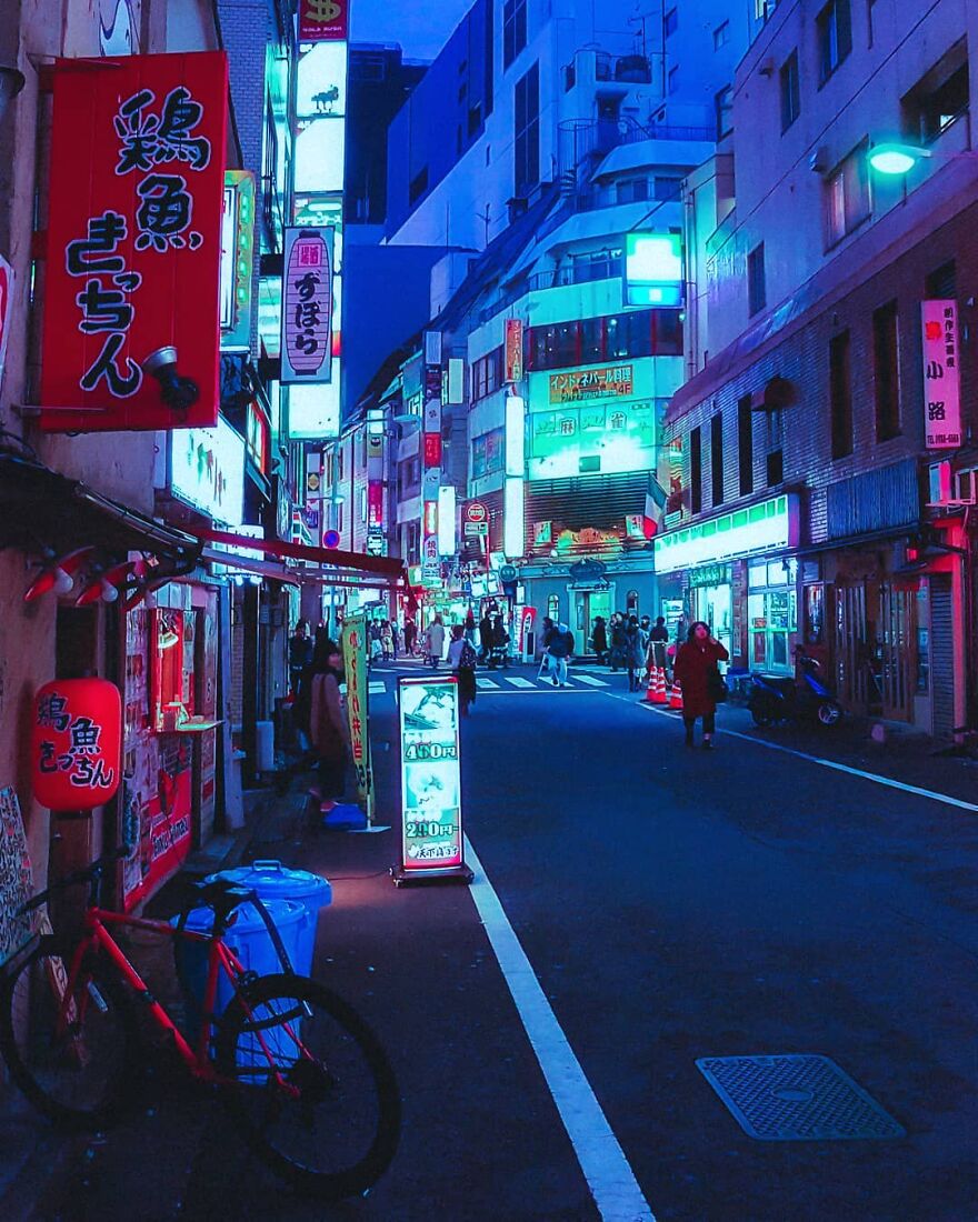 I Wandered The Night Alleys Of Tokyo Under Neon Lights, And Here's What I Captured (23 Pics)