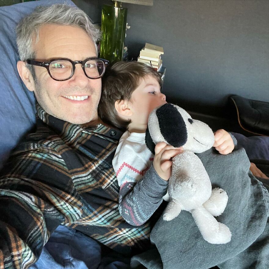 Study Reveals That Fathers Are Happier Than Mothers (25 Pics Of Celebrity Parents)