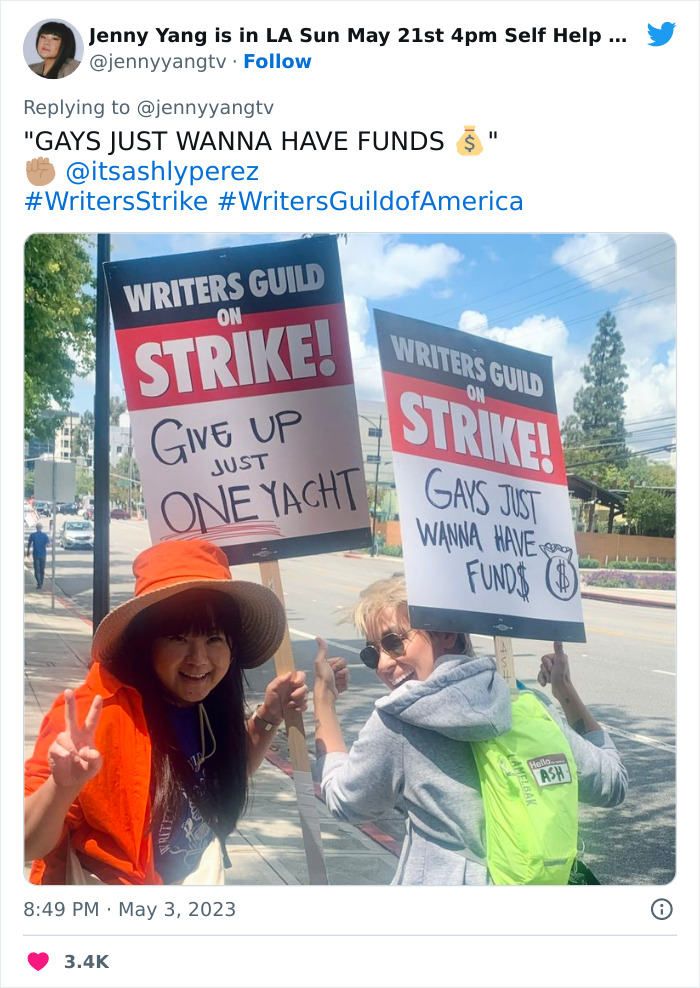 Funny-Writers-Strike-Signs-Twitter