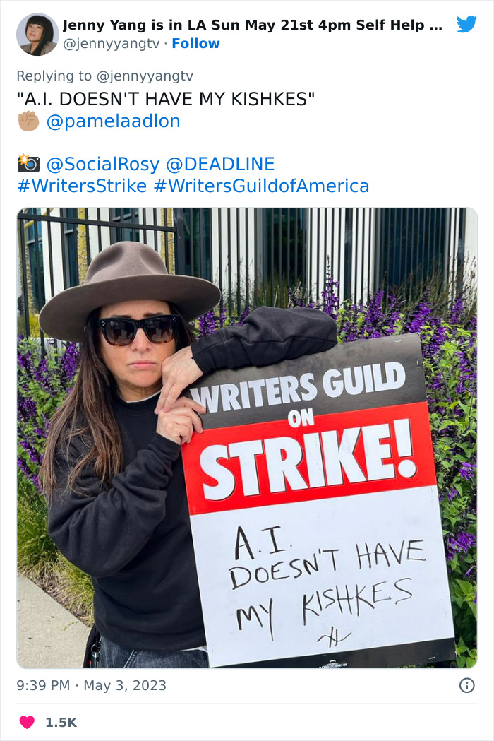 Funny-Writers-Strike-Signs-Twitter