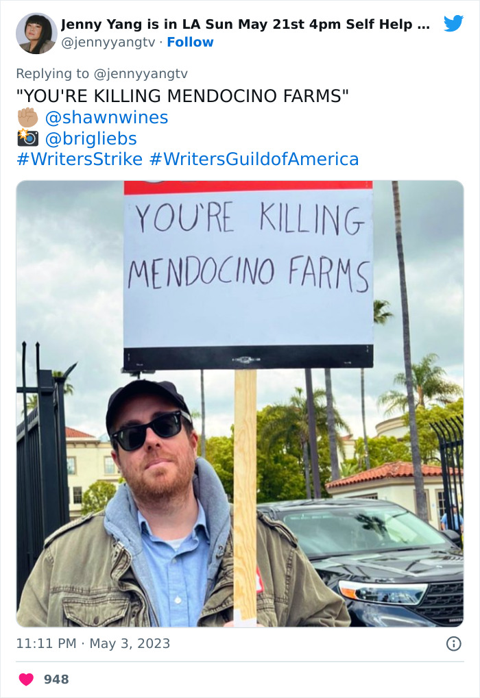 Funny-Writers-Strike-Signs-Twitter