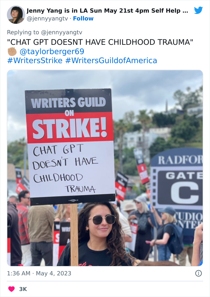 Funny-Writers-Strike-Signs-Twitter